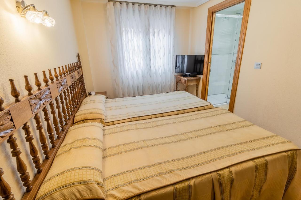 Hostal 산토 도밍고 드 실로스 외부 사진